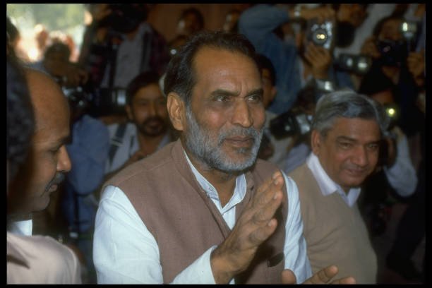 Janata Dal Party's Chandra Shekhar during his efforts to assume party ldrship & head new govt. after no-confidence vote in & resignation of PM Singh. (Photo by Robert Nickelsberg/Getty Images)